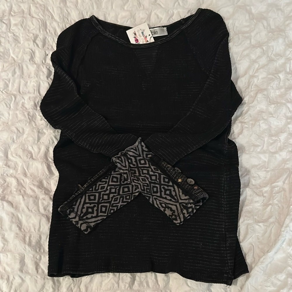 Black Long Sleeve Top Size Small Patterned Cuff New With Tags